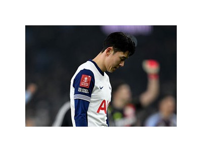 손흥민 1대1 찬스 날리자 팬들 실망