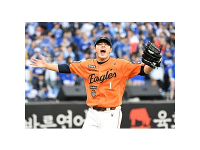 문동주 개인 최고 구속으로 데뷔전 화제